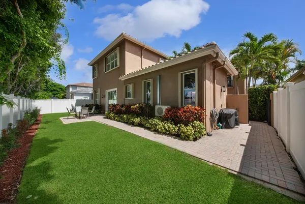 $4,995 | 6874 Houlton Circle, Lake Worth, FL 33467