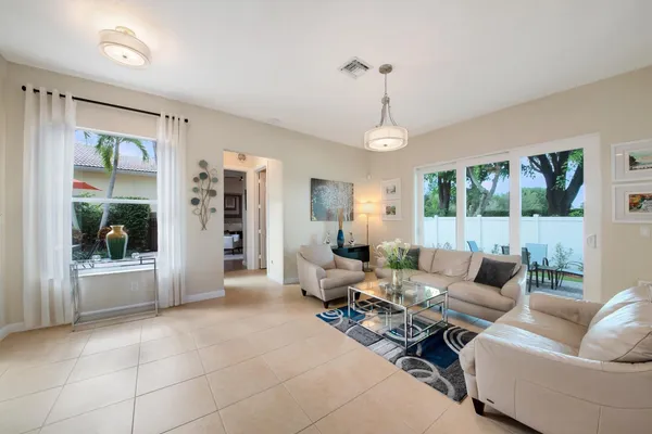 $4,995 | 6874 Houlton Circle, Lake Worth, FL 33467