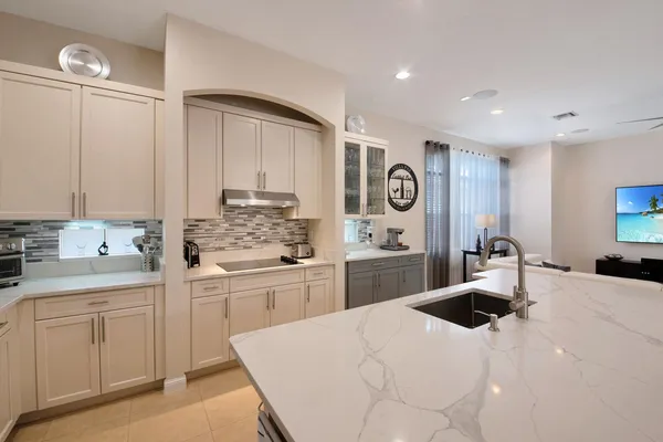 $4,995 | 6874 Houlton Circle, Lake Worth, FL 33467