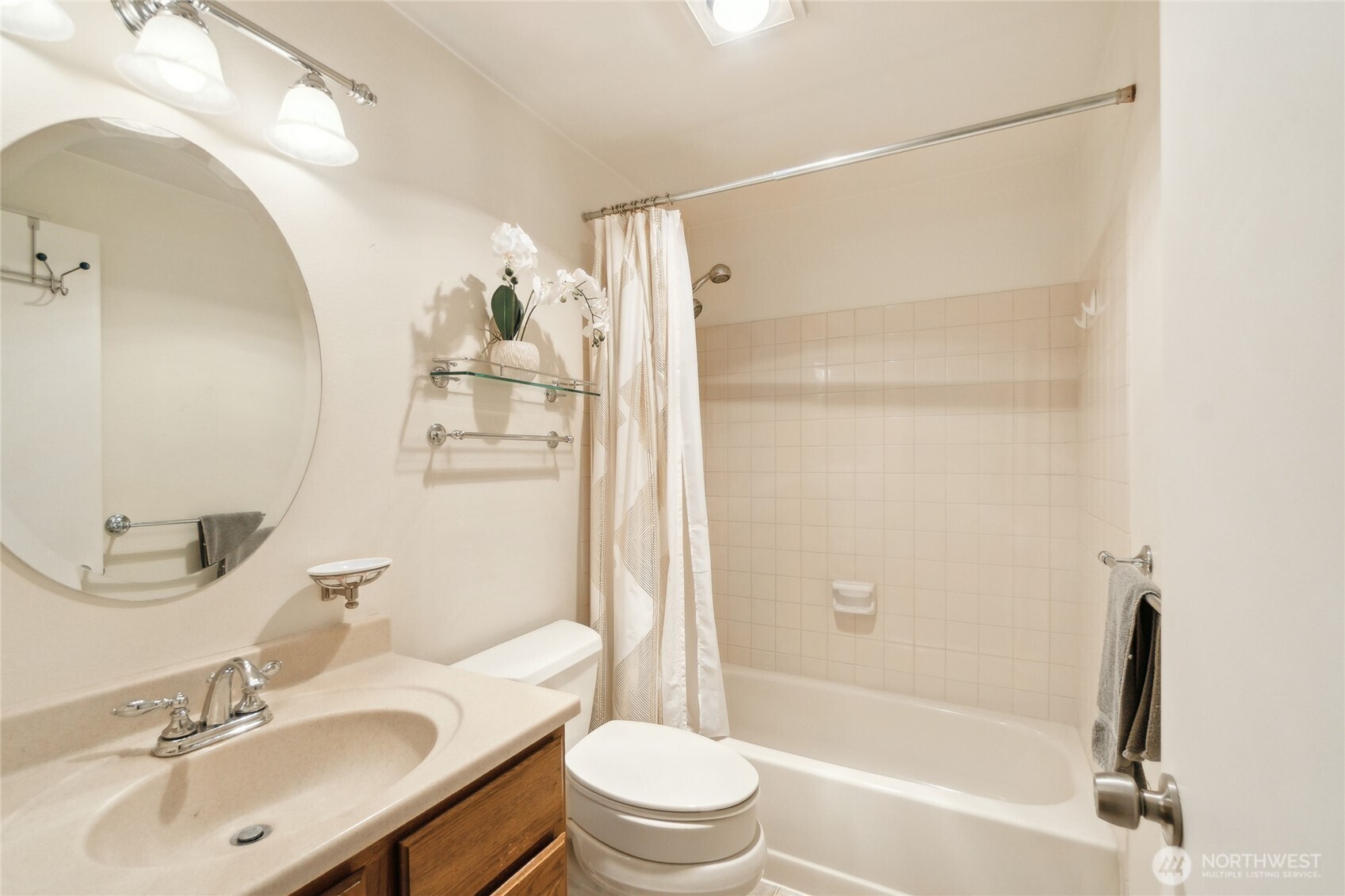 4222 Beach Drive Southwest, Unit 202 Seattle, WA 98116 - Photo 15 of 31