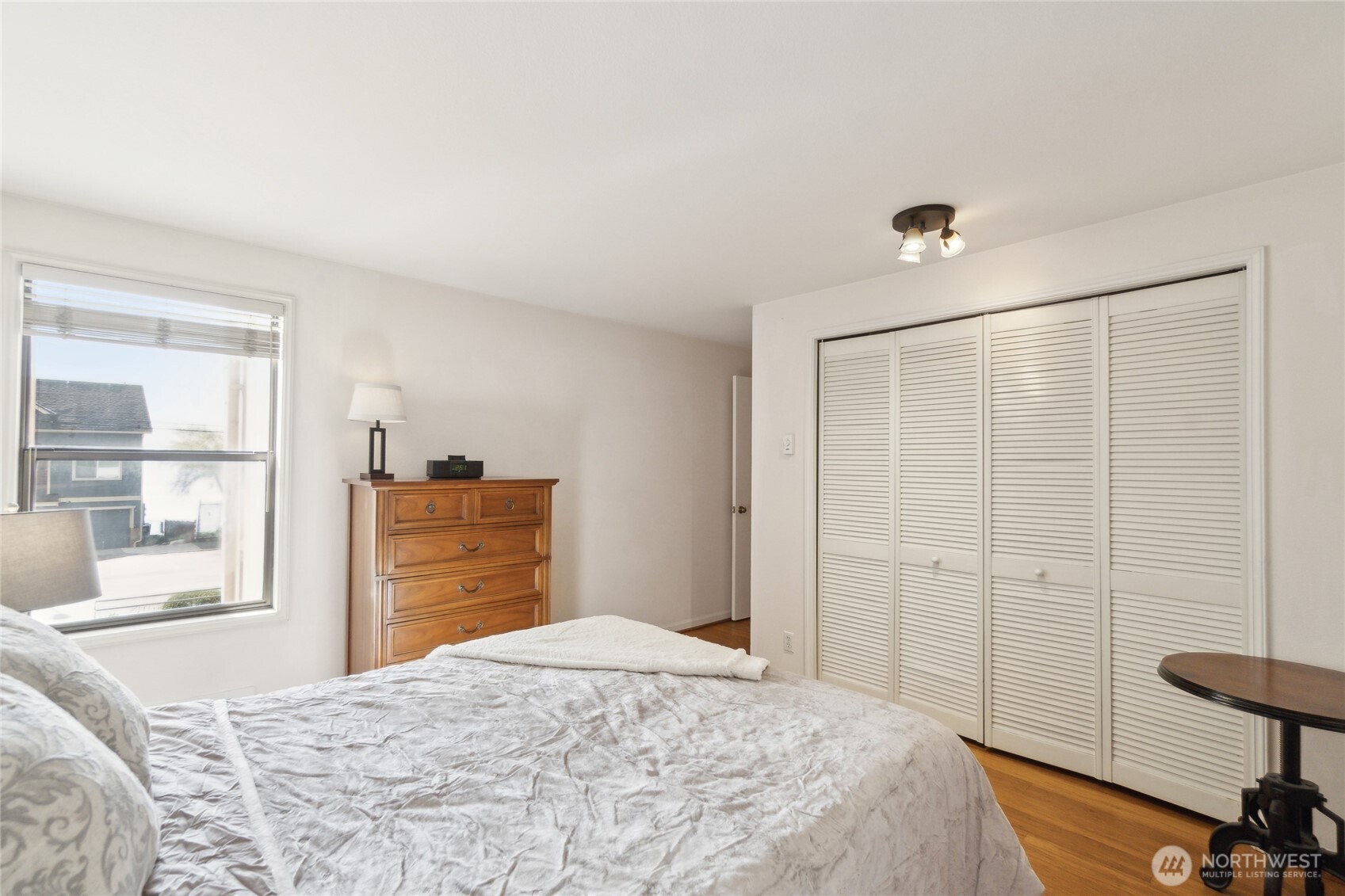 4222 Beach Drive Southwest, Unit 202 Seattle, WA 98116 - Photo 17 of 31