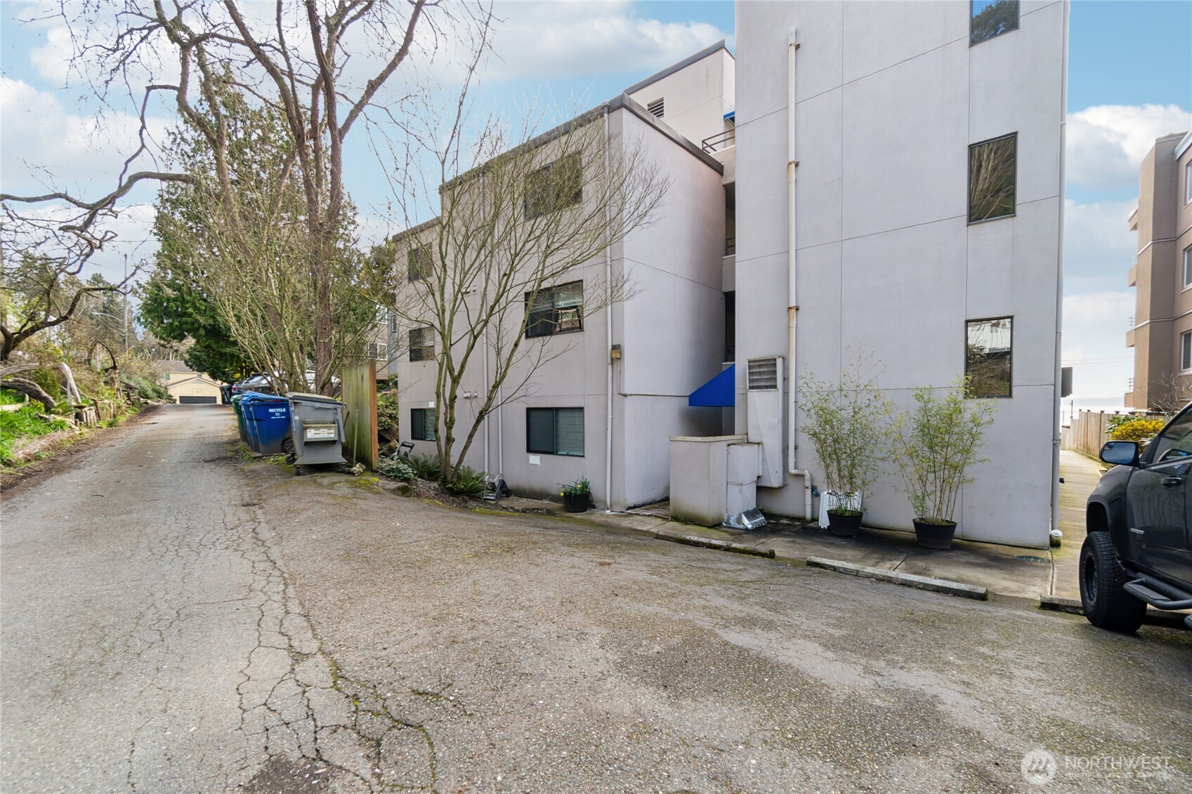 4222 Beach Drive Southwest, Unit 202 Seattle, WA 98116 - Photo 23 of 31