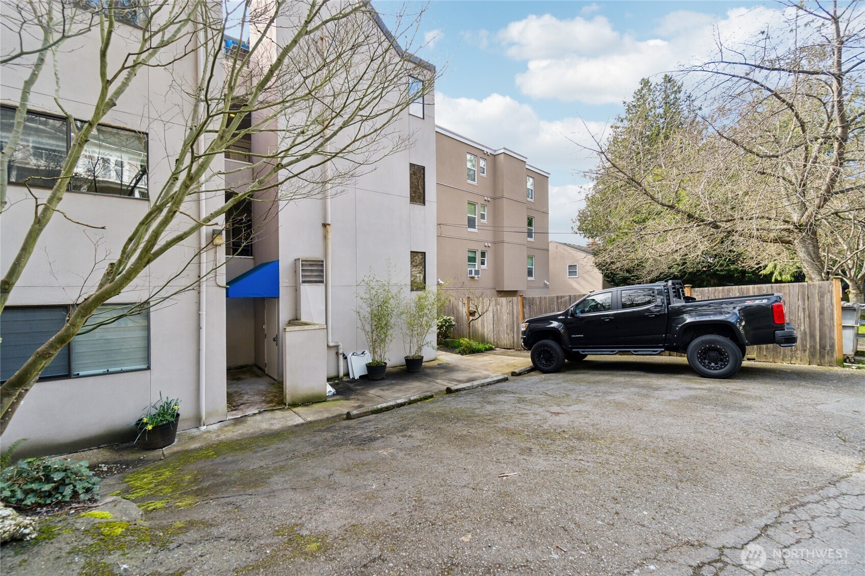 4222 Beach Drive Southwest, Unit 202 Seattle, WA 98116 - Photo 24 of 31