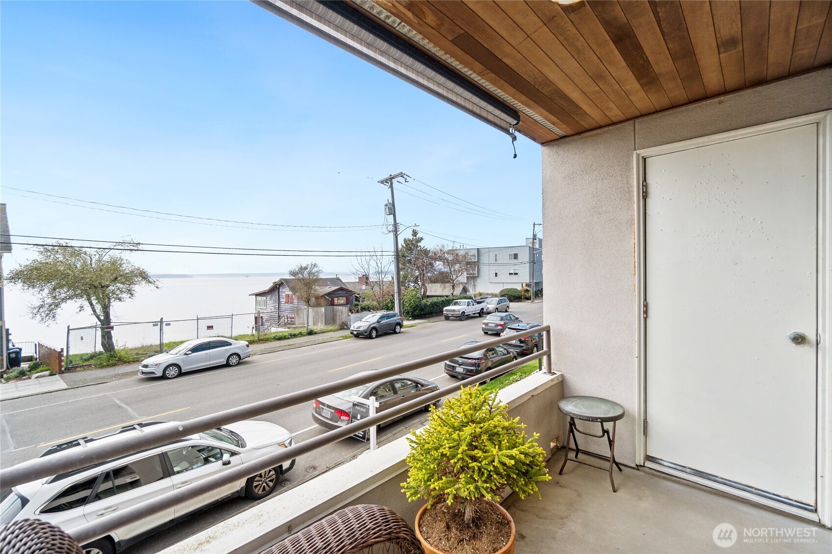 4222 Beach Drive Southwest, Unit 202 Seattle, WA 98116 - Photo 3 of 31