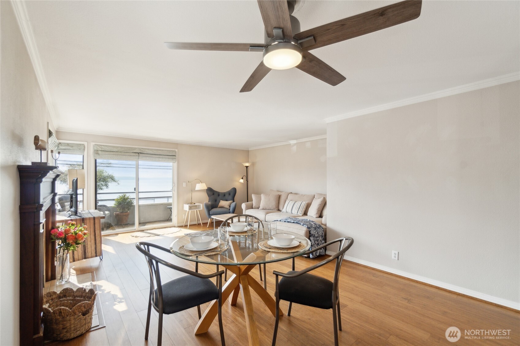 4222 Beach Drive Southwest, Unit 202 Seattle, WA 98116 - Photo 8 of 31