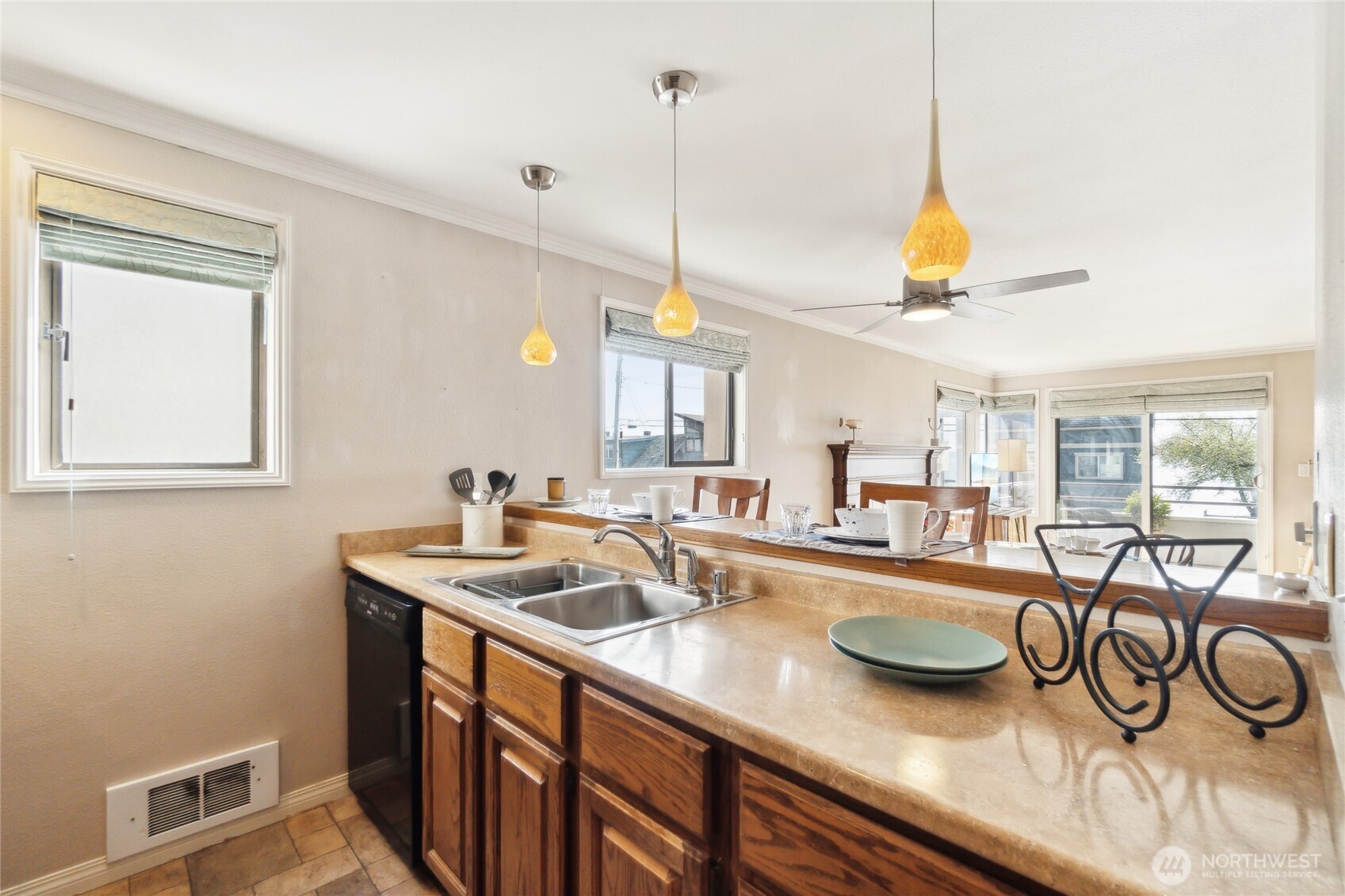 4222 Beach Drive Southwest, Unit 202 Seattle, WA 98116 - Photo 9 of 31