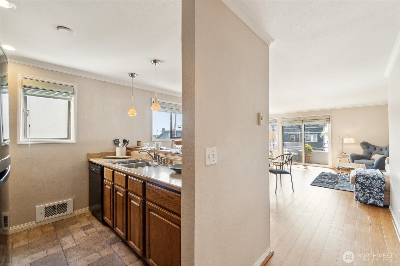 4222 Beach Drive Southwest, Unit 202 Seattle, WA 98116 - Photo 10 of 31