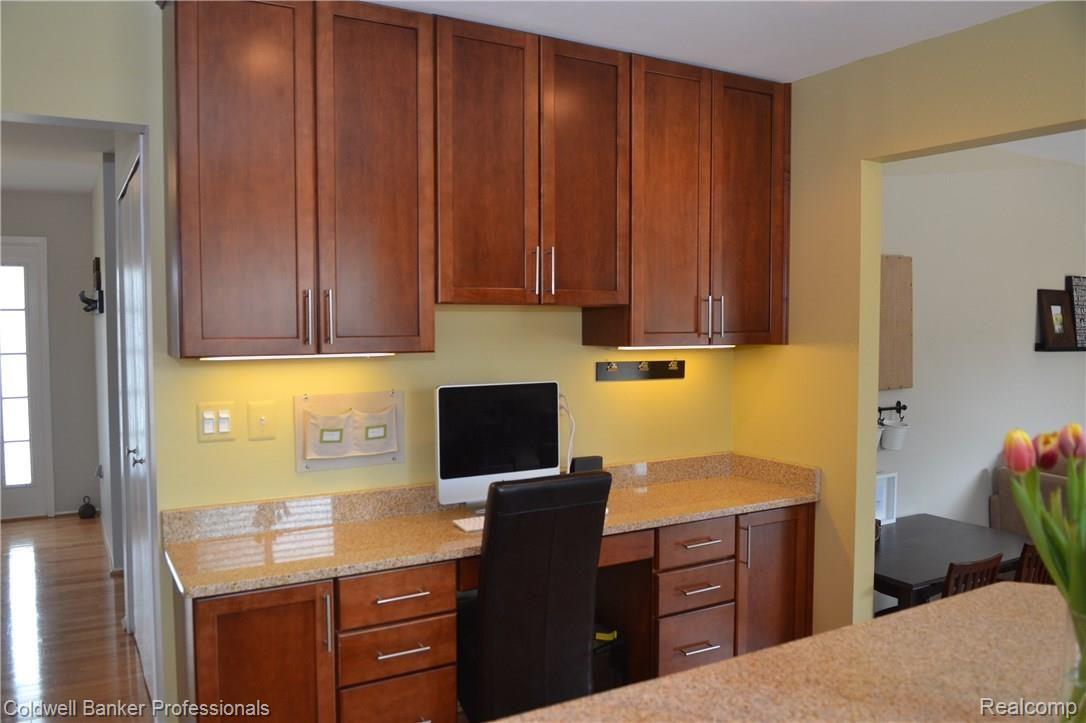 2156 Elkhorn Drive Rochester, MI 48307 - Photo 13 of 25 Desk area in kitchen