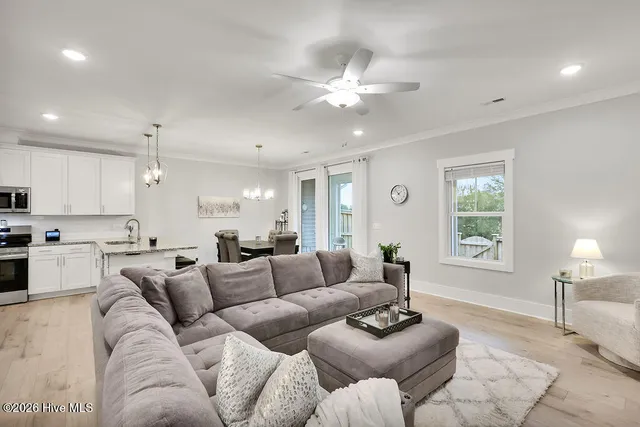 $384,900 | 7402 Springwater Drive, Wilmington, NC 28411