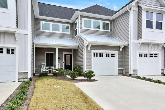 $384,900 | 7402 Springwater Drive, Wilmington, NC 28411