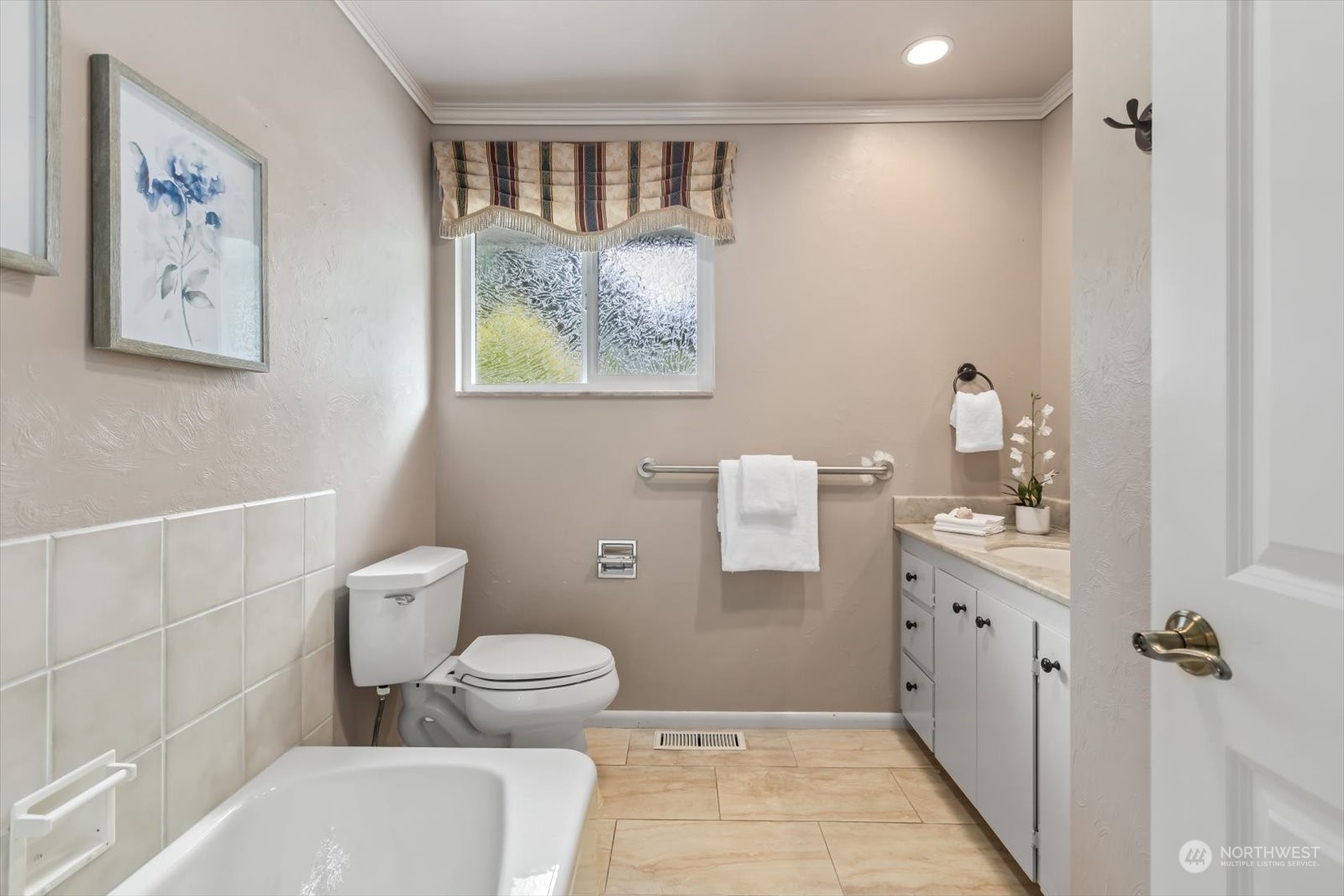 17702 Talbot Road Edmonds, WA 98026 - Photo 30 of 40 Gallery Image 30