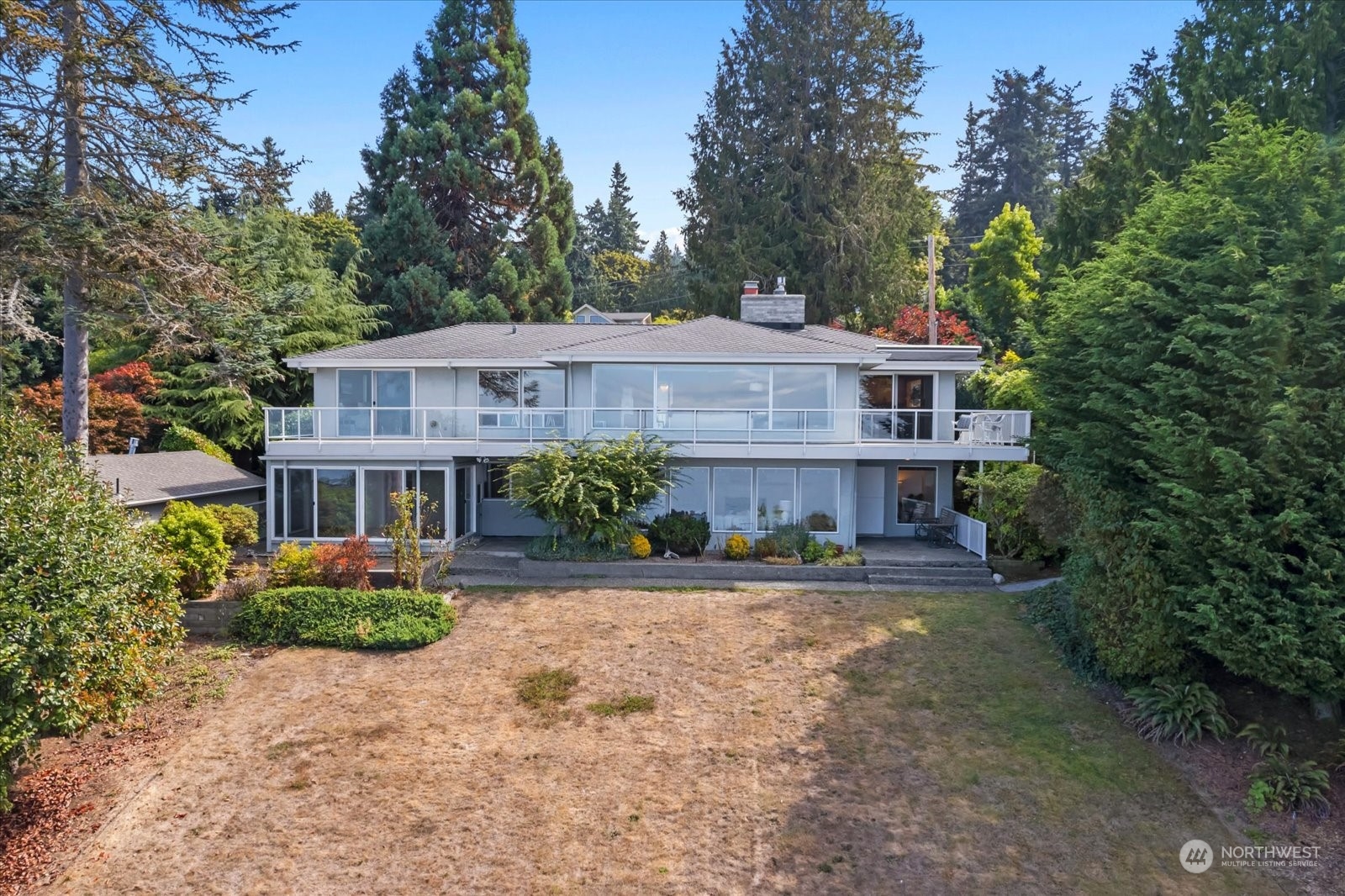 17702 Talbot Road Edmonds, WA 98026 - Photo 4 of 40 Gallery Image 4