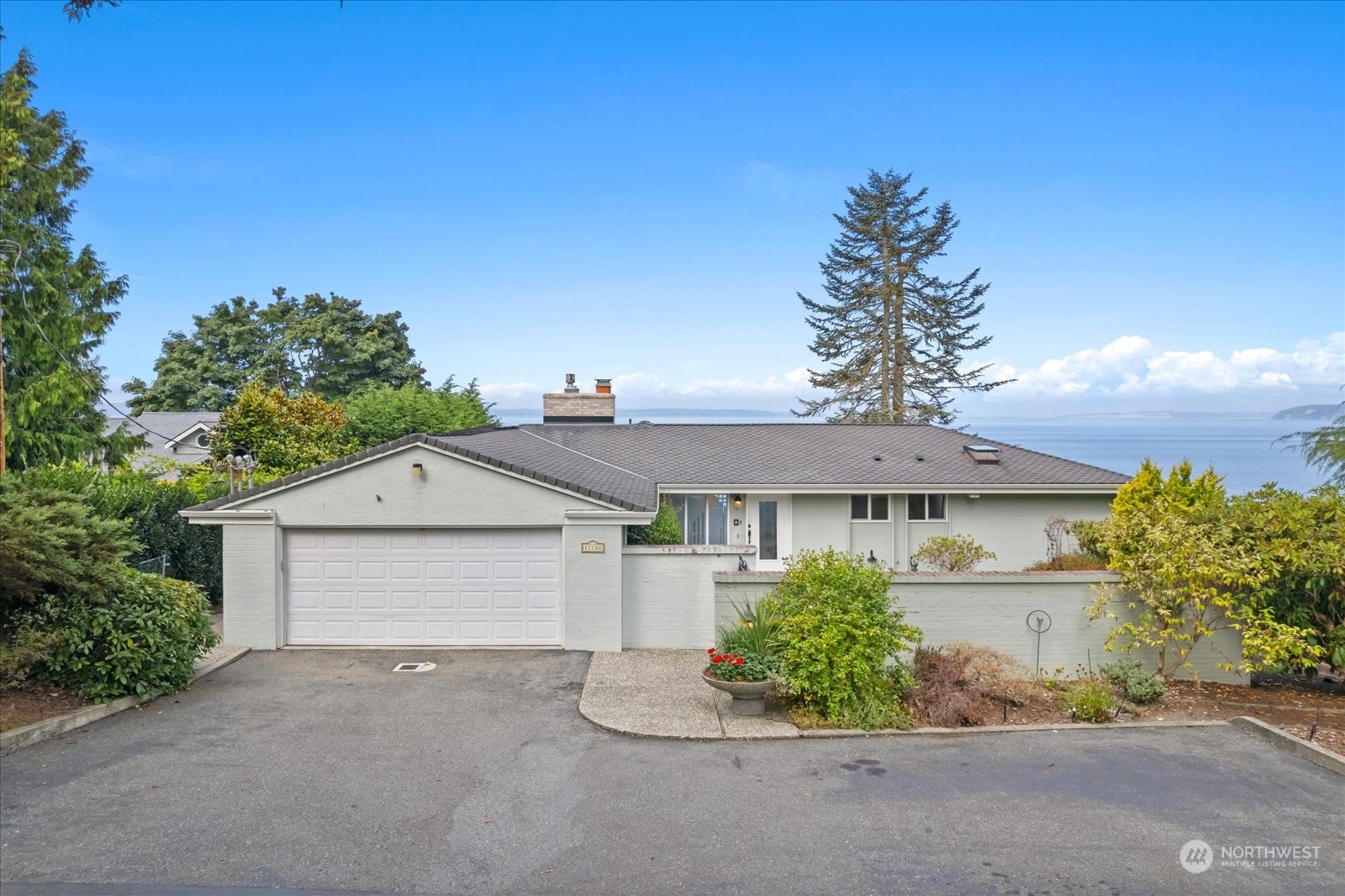 17702 Talbot Road Edmonds, WA 98026 - Photo 6 of 40 Gallery Image 6