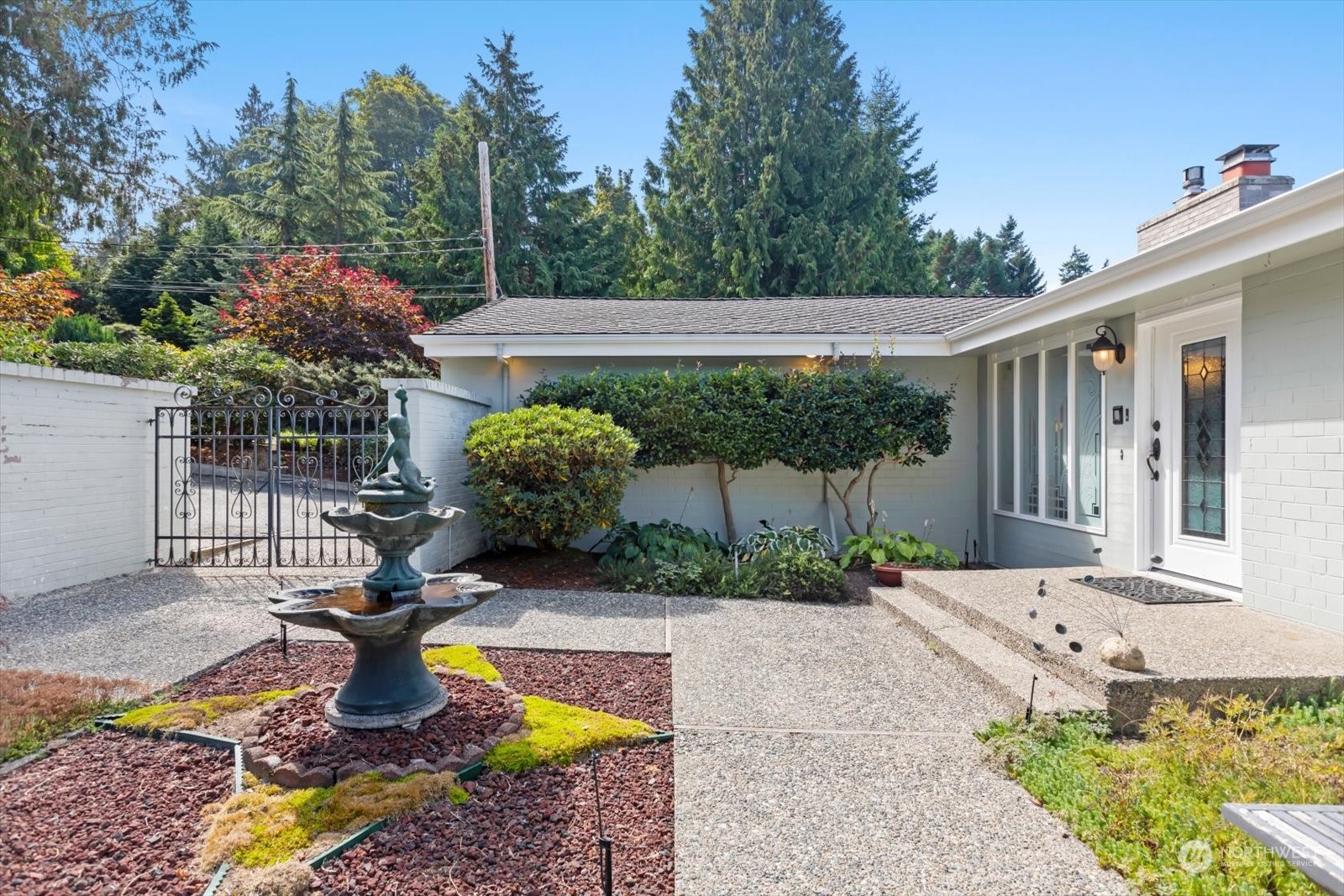 17702 Talbot Road Edmonds, WA 98026 - Photo 7 of 40 Gallery Image 7