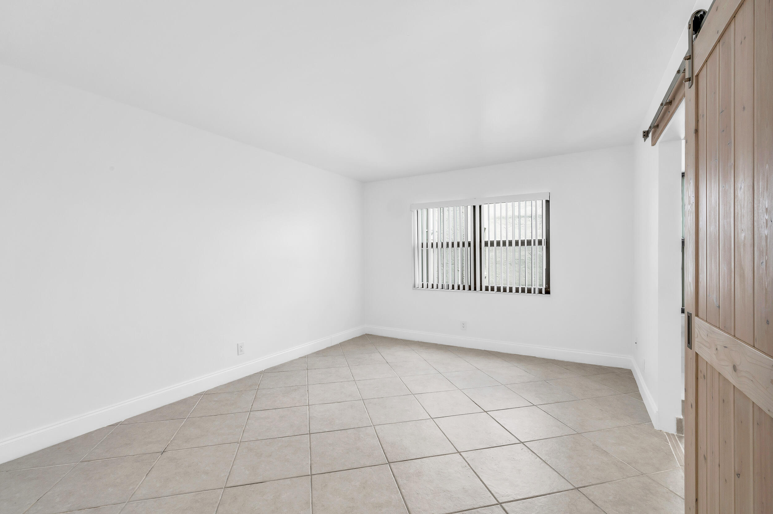 9235 Southwest 8th Street, Unit 405 Boca Raton, FL 33428 - Photo 19 of 24 photo-11