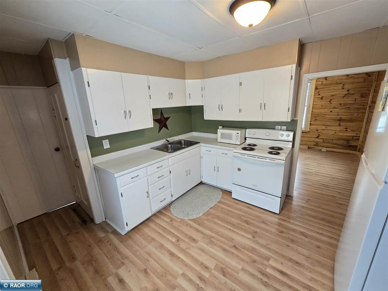 214 5th Street Northwest Chisholm, MN 55719 - Photo 14 of 29