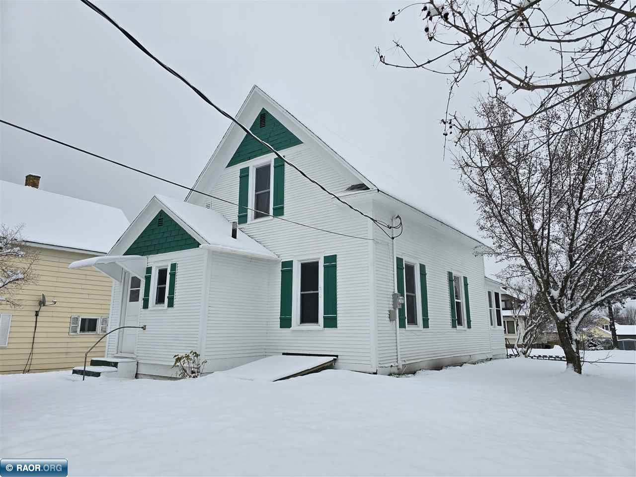 214 5th Street Northwest Chisholm, MN 55719 - Photo 3 of 29
