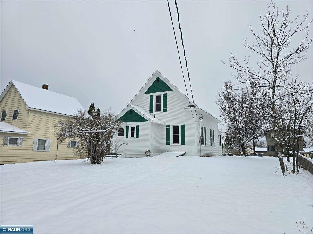 214 5th Street Northwest Chisholm, MN 55719 - Photo 4 of 29