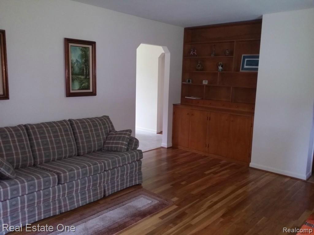 4920 Pelton Road Clarkston, MI 48346 - Photo 12 of 15 Pelton 017.jpg