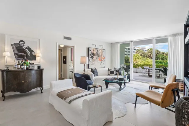 $1,760,000 | 2760 South Ocean Boulevard, Unit 116, Palm Beach, FL 33480