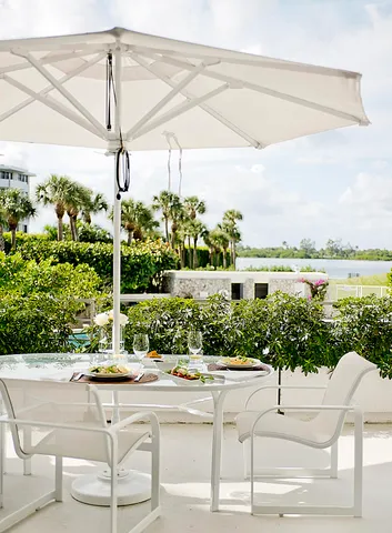 $1,760,000 | 2760 South Ocean Boulevard, Unit 116, Palm Beach, FL 33480