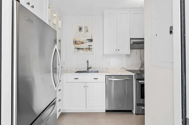 $1,760,000 | 2760 South Ocean Boulevard, Unit 116, Palm Beach, FL 33480