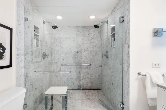 $1,760,000 | 2760 South Ocean Boulevard, Unit 116, Palm Beach, FL 33480