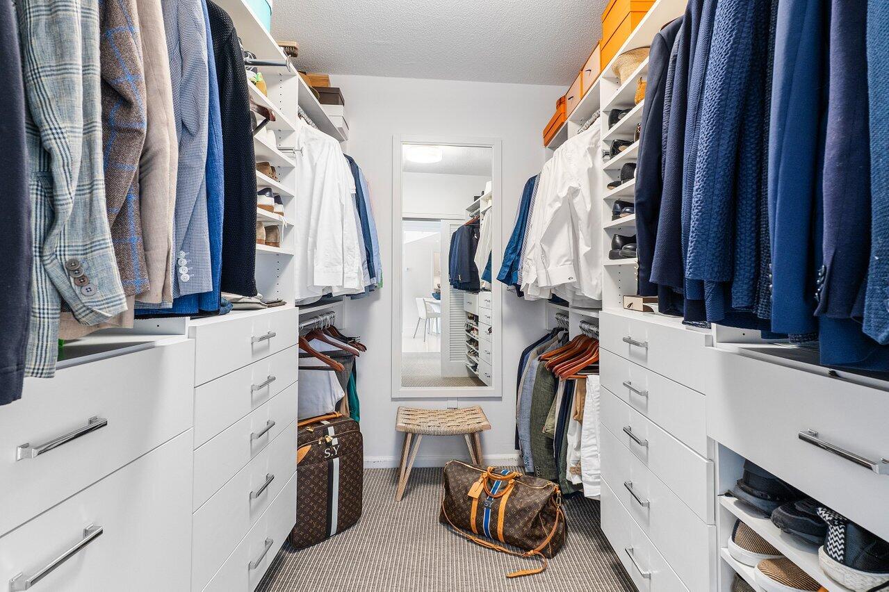 2760 South Ocean Boulevard, Unit 116 Palm Beach, FL 33480 - Photo 28 of 61 Primary Closet