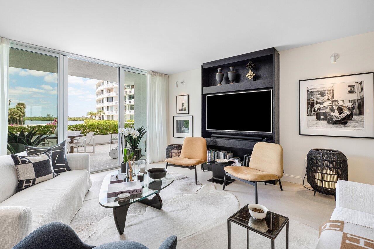 2760 South Ocean Boulevard, Unit 116 Palm Beach, FL 33480 - Photo 3 of 61 Living Area