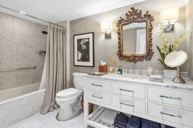 $1,760,000 | 2760 South Ocean Boulevard, Unit 116, Palm Beach, FL 33480