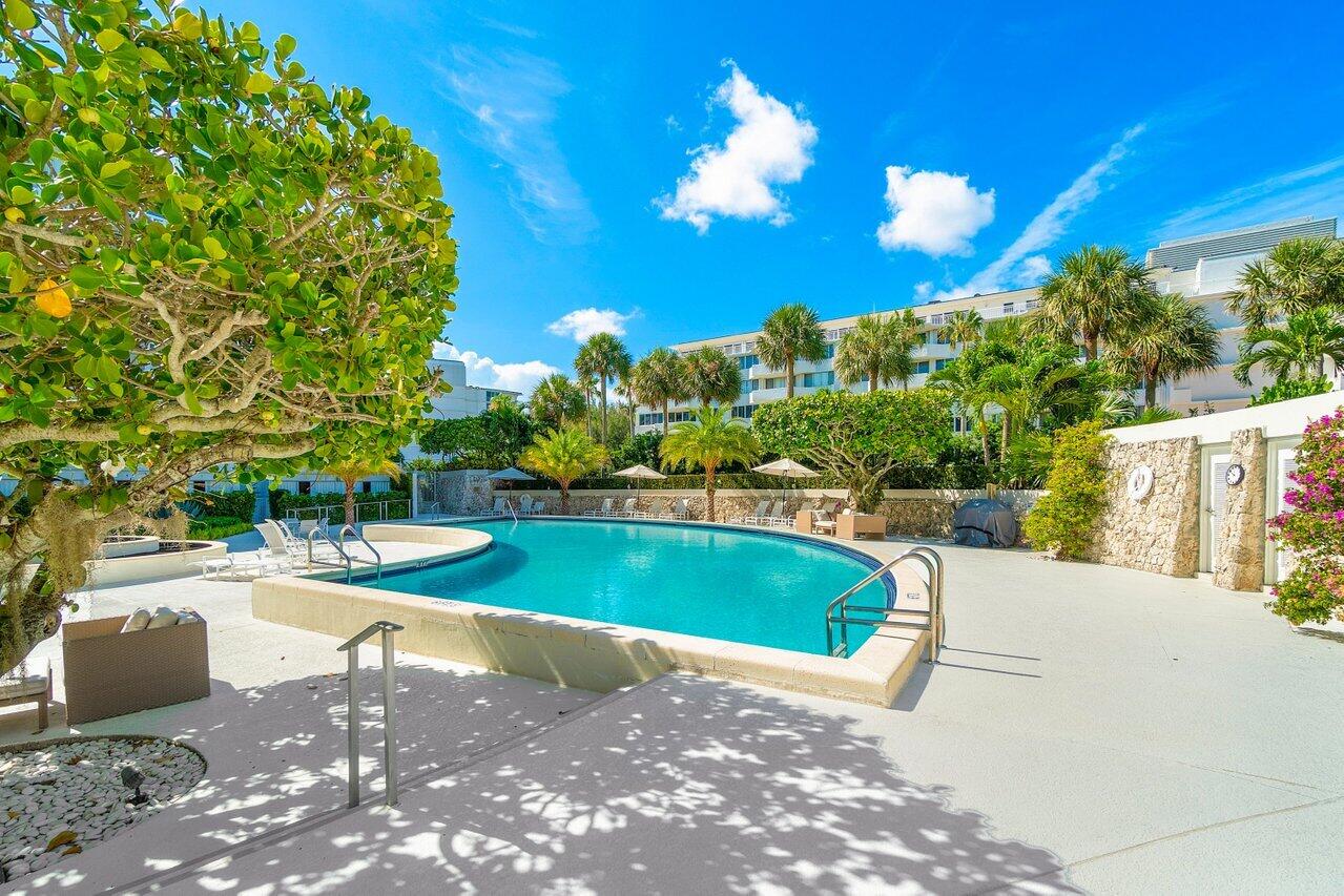 2760 South Ocean Boulevard, Unit 116 Palm Beach, FL 33480 - Photo 42 of 61 Pool