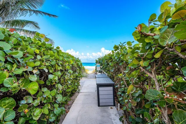$1,760,000 | 2760 South Ocean Boulevard, Unit 116, Palm Beach, FL 33480