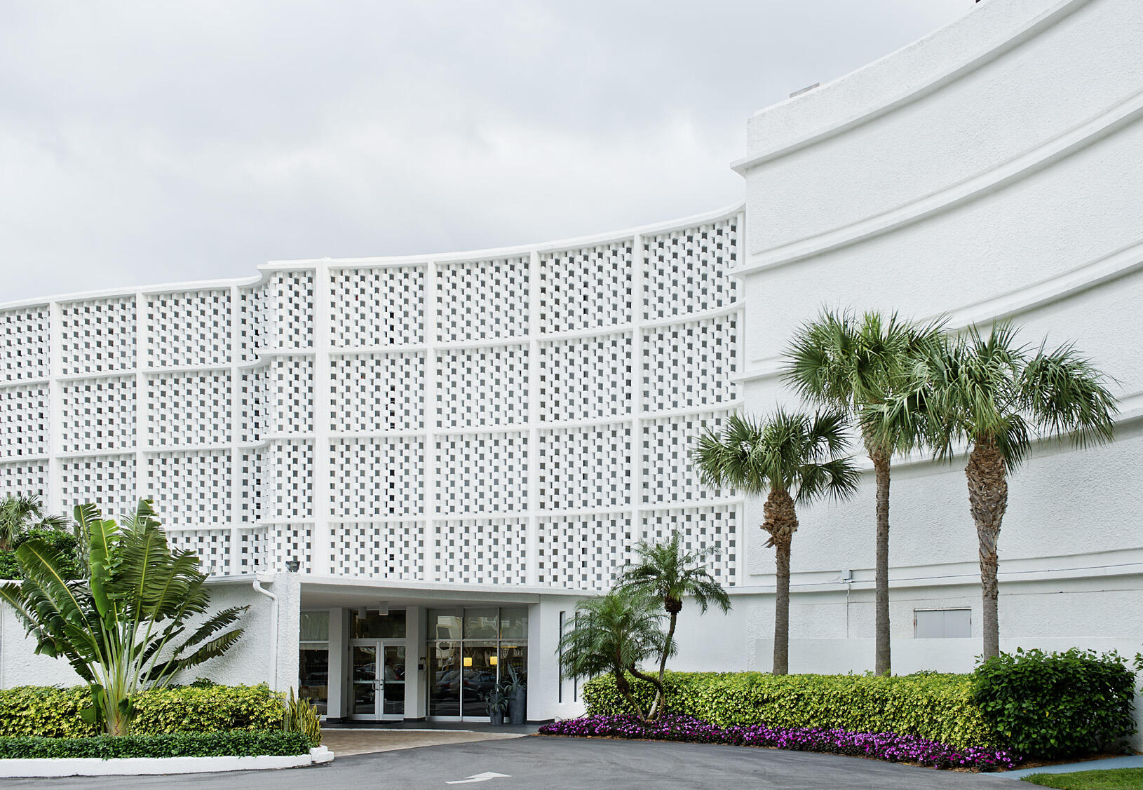 2760 South Ocean Boulevard, Unit 116 Palm Beach, FL 33480 - Photo 55 of 61 Regency Entry