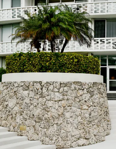 $1,760,000 | 2760 South Ocean Boulevard, Unit 116, Palm Beach, FL 33480