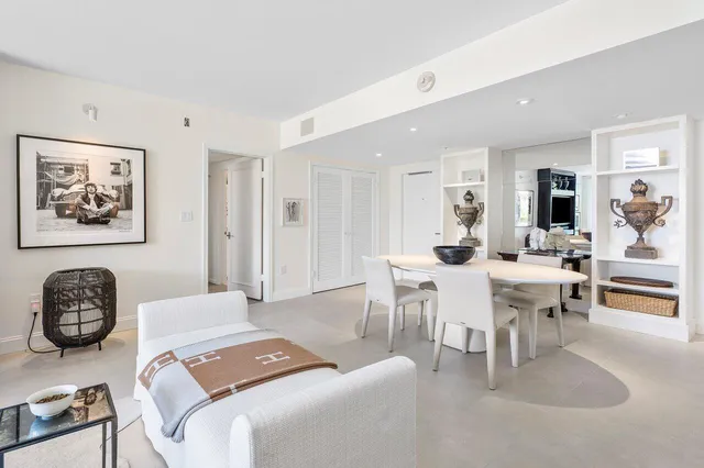 $1,760,000 | 2760 South Ocean Boulevard, Unit 116, Palm Beach, FL 33480