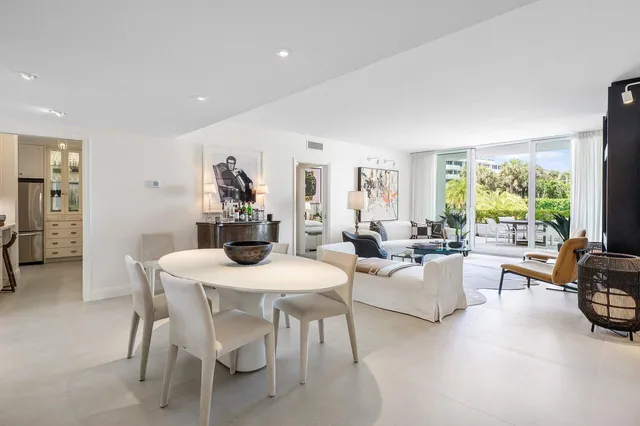 $1,760,000 | 2760 South Ocean Boulevard, Unit 116, Palm Beach, FL 33480