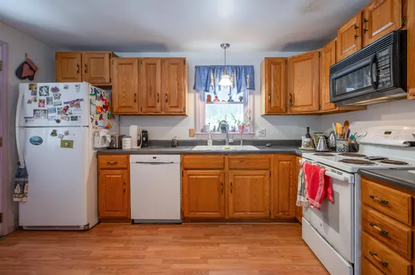 $425,000 | 248 Cooper Hill Road, Nottingham, NH 03290