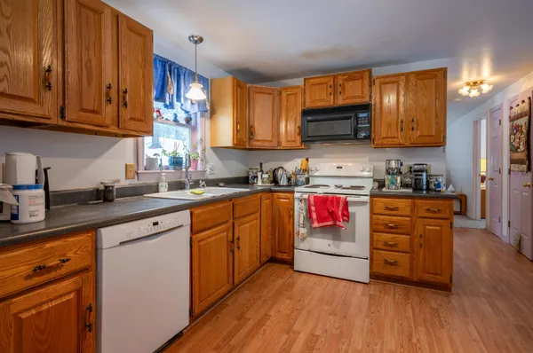 $425,000 | 248 Cooper Hill Road, Nottingham, NH 03290