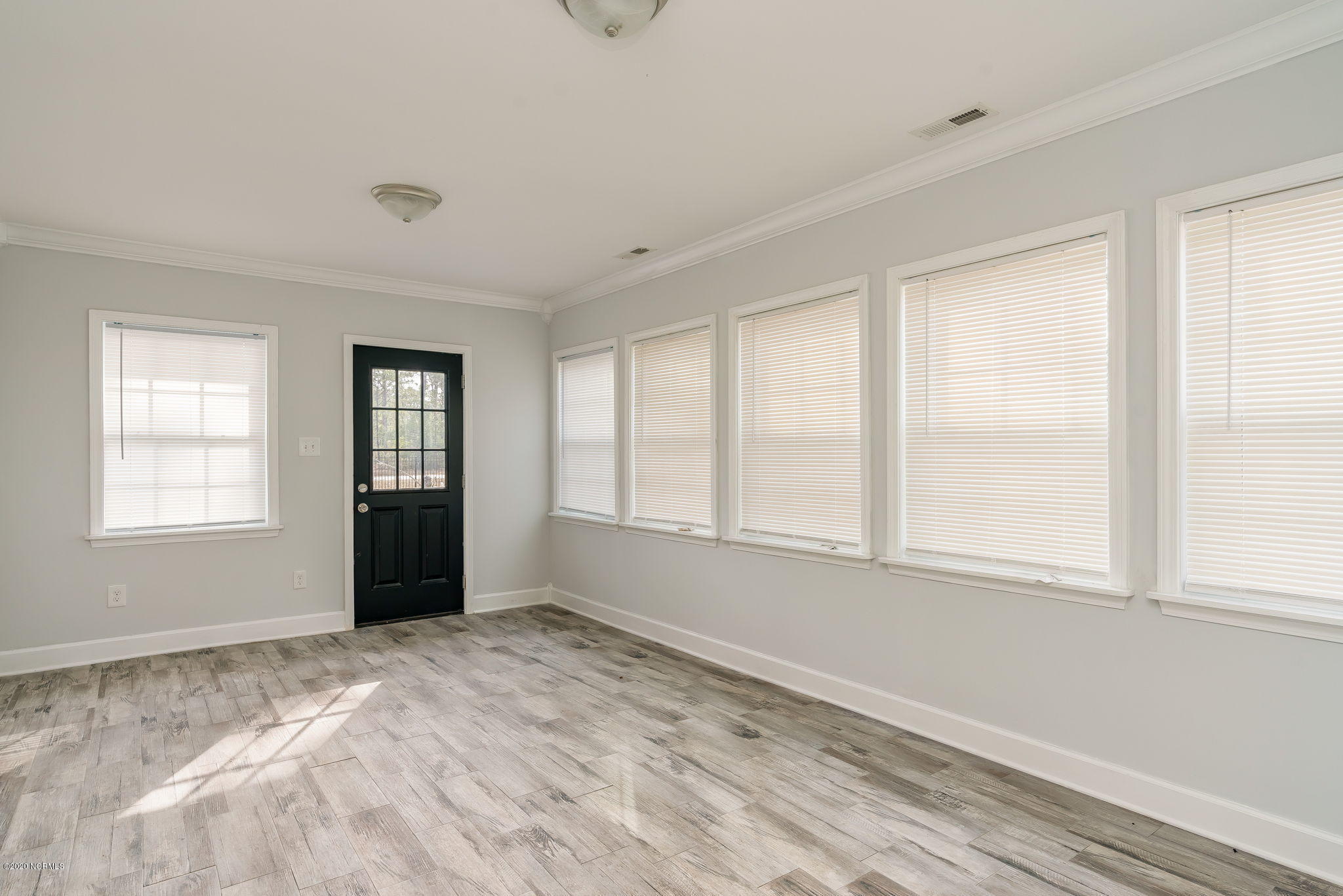 715 East Boiling Spring Road Southport, NC 28461 - Photo 9 of 35 715+e.+Boiling+spring+rd+Southport-26-we