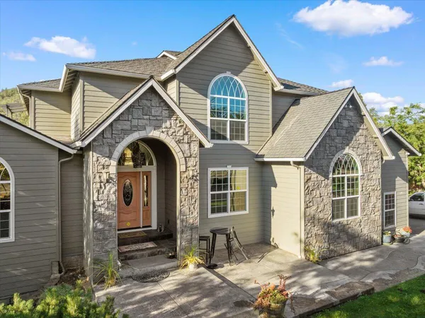 $1,150,000 | 5153 Old Stage Road, Central Point, OR 97502