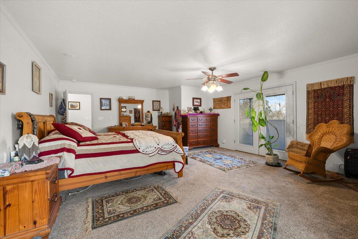 5153 Old Stage Road Central Point, OR 97502 - Photo 20 of 61 33