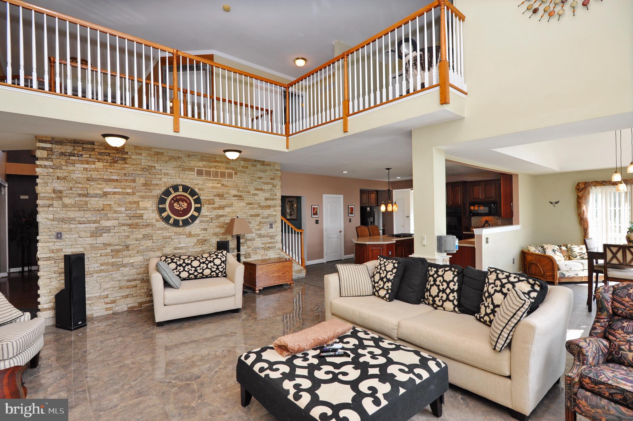 434 Hoffman Road Harleysville, PA 19438 - Photo 17 of 46 a living room with furniture