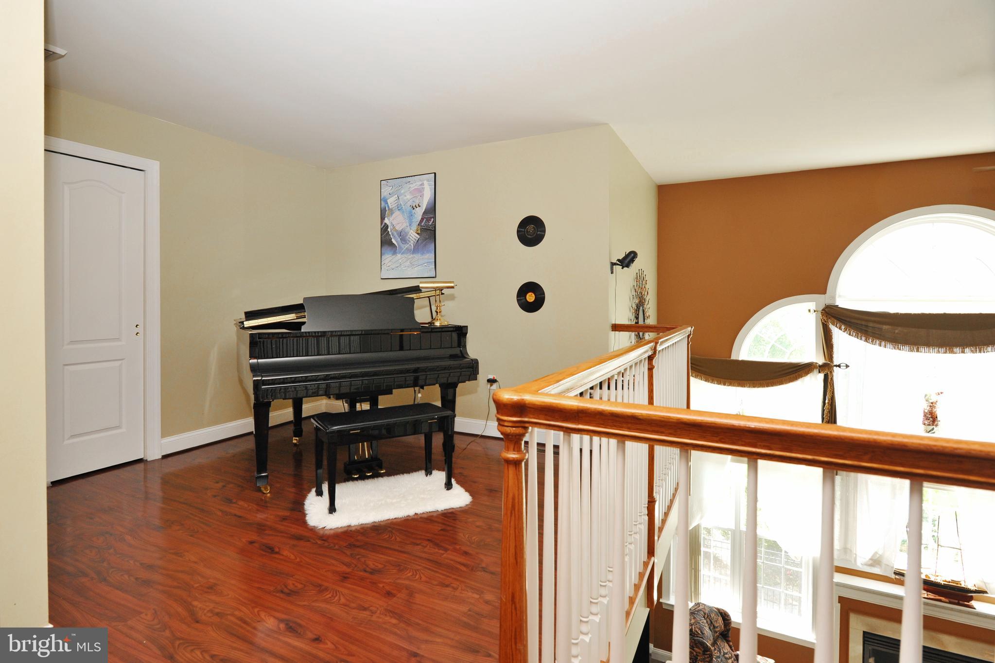 434 Hoffman Road Harleysville, PA 19438 - Photo 35 of 46 a view of a workspace with furniture and wooden floor