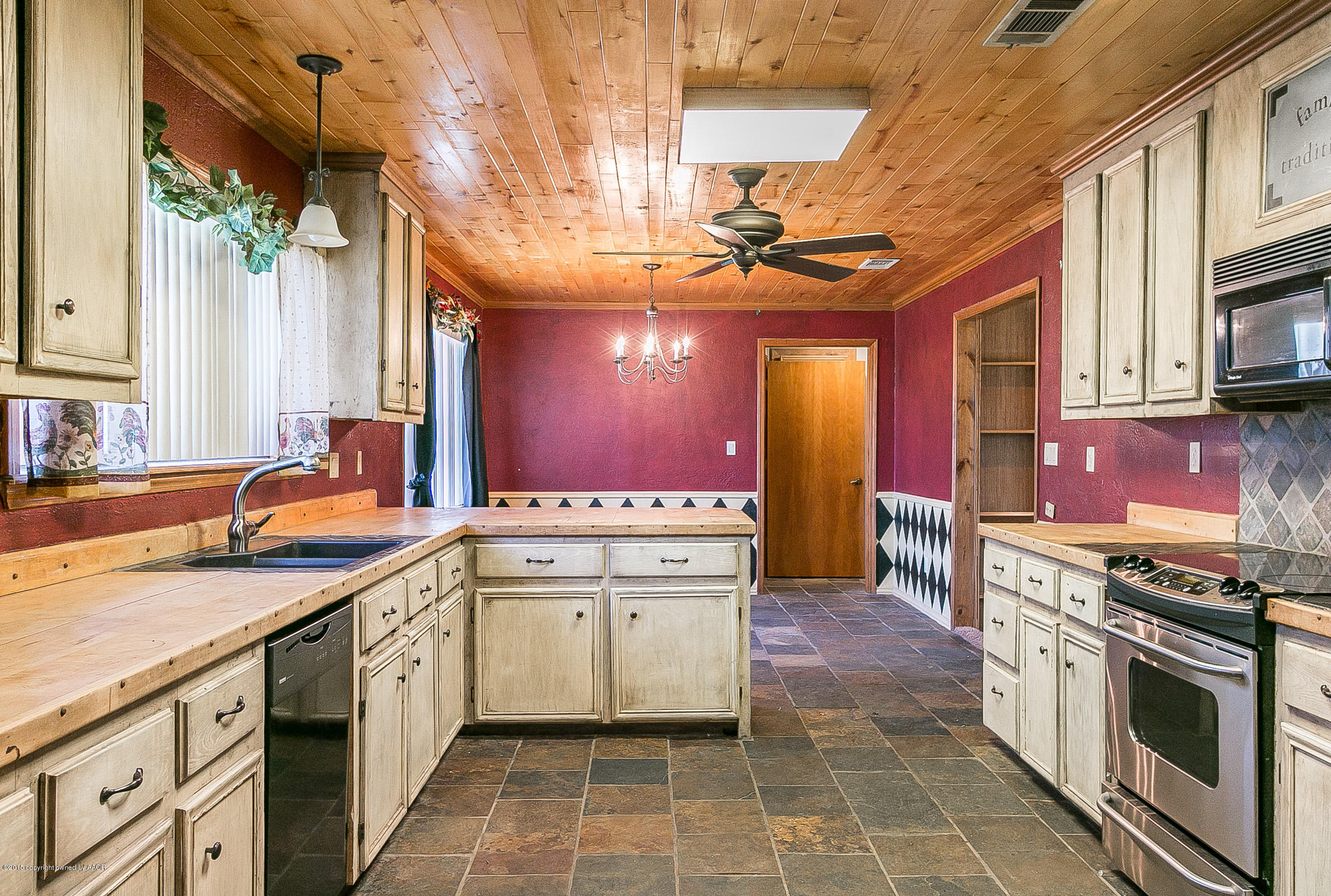 5201 Brickplant Road Amarillo, TX 79124 - Photo 8 of 27 Kitchen
