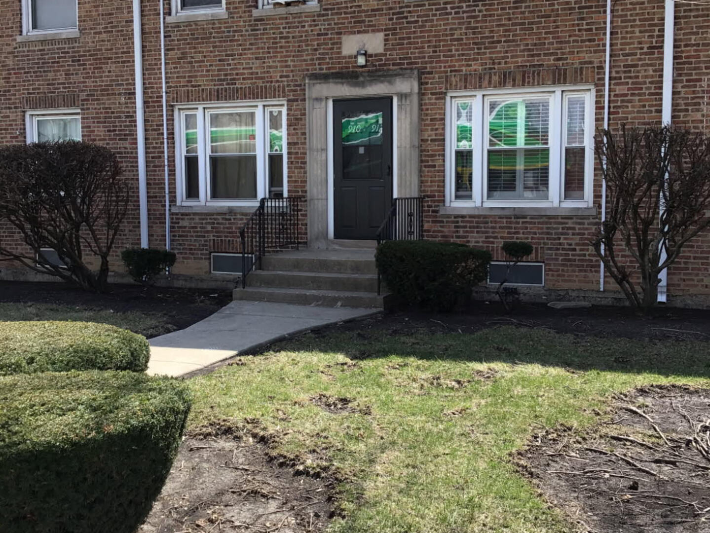 912 West Roosevelt Road, Unit 1 Broadview, IL 60155 - Photo 1 of 9