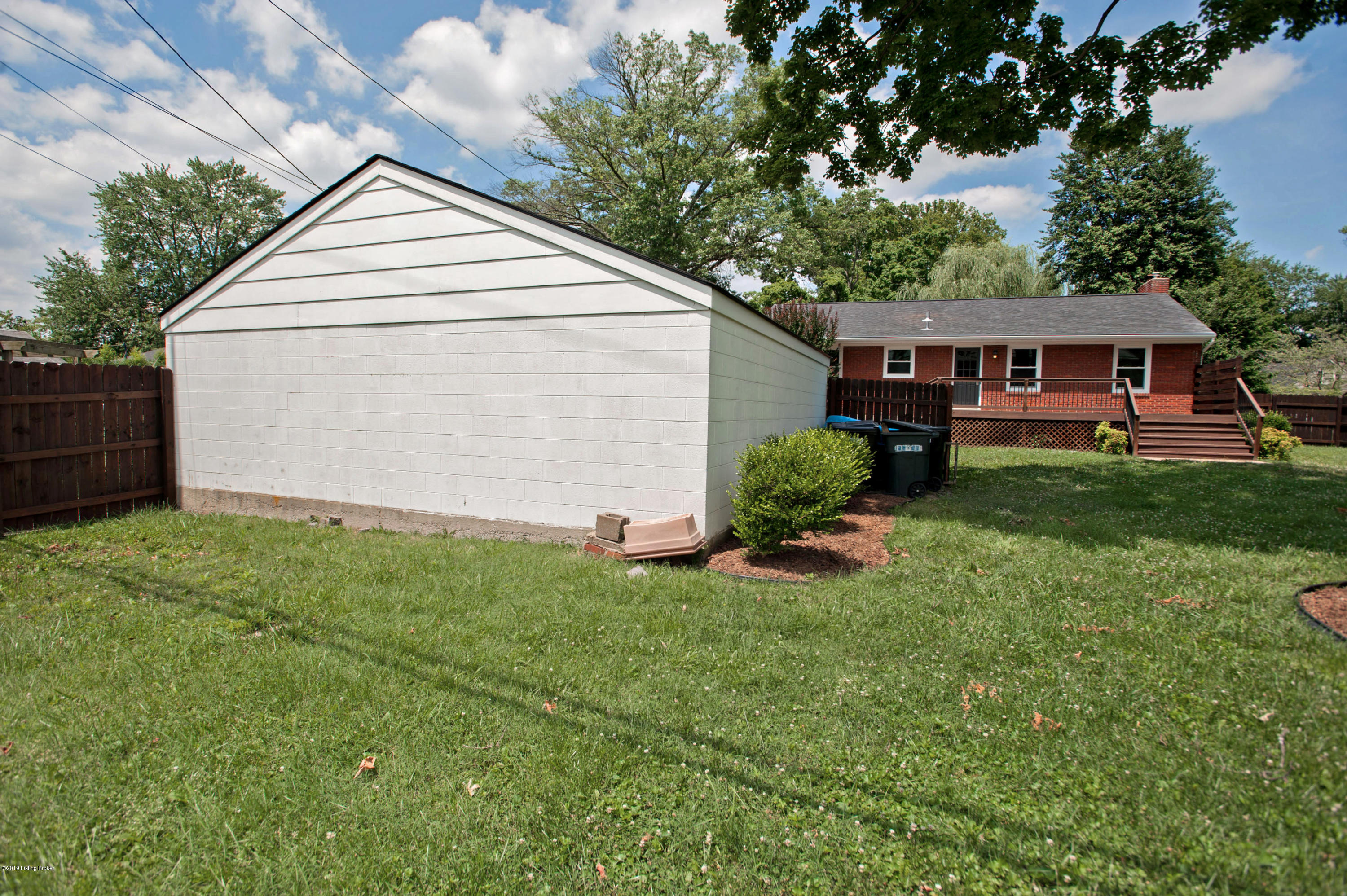211 Brunswick Road Louisville, KY 40207 - Photo 32 of 36 Garage / Rear View