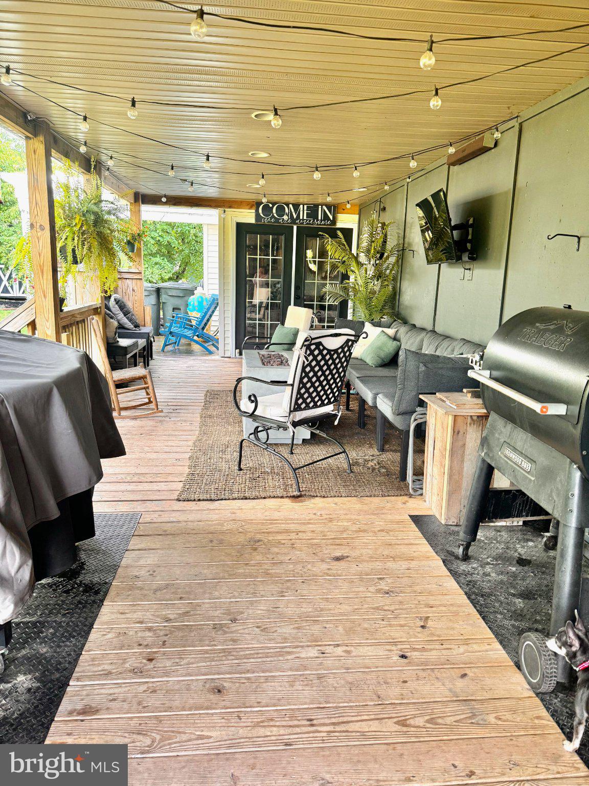 1686 Mapledale Road Elizabethtown, PA 17022 - Photo 35 of 41 Charming outdoor retreat with ambiance.