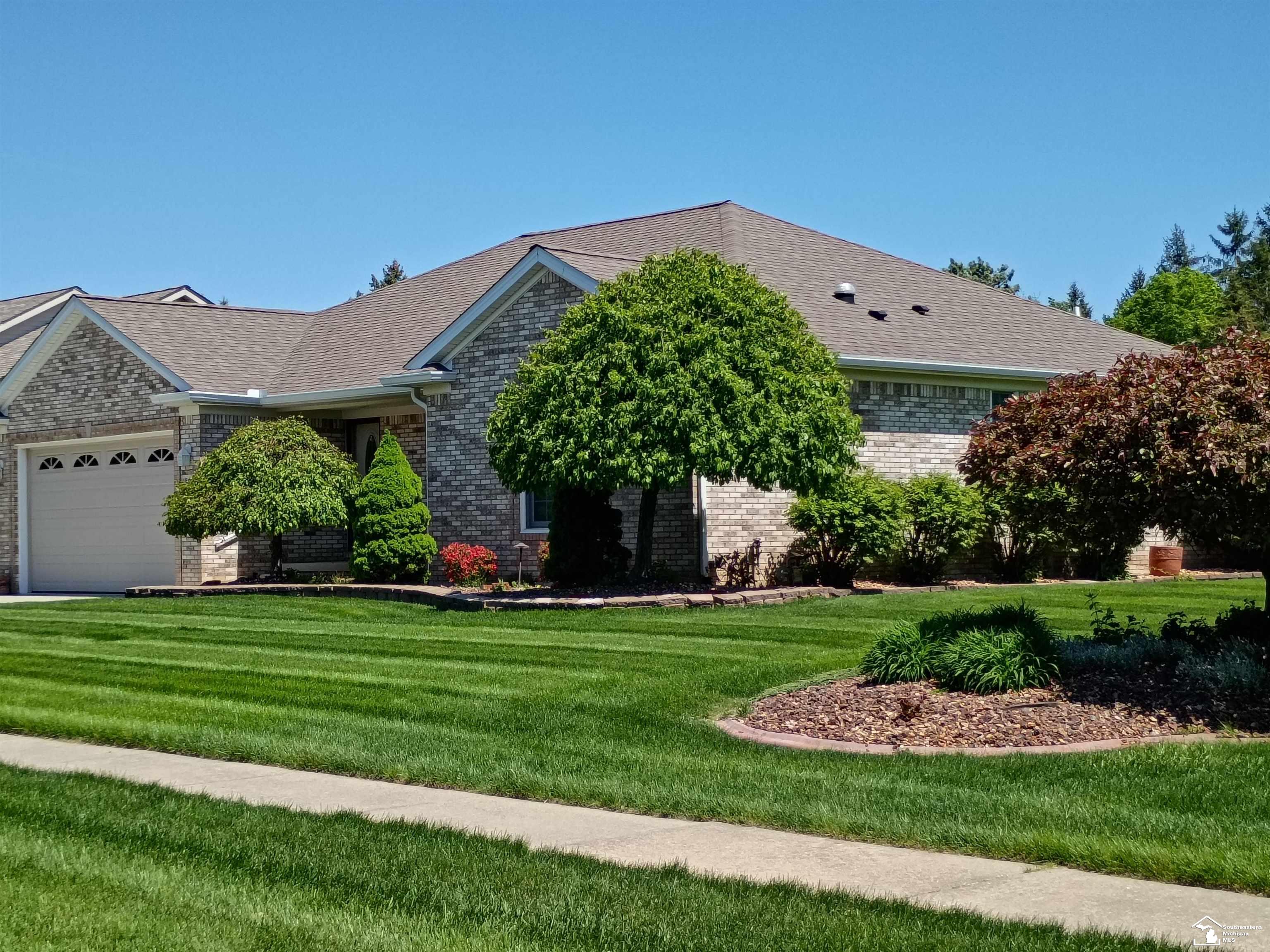 15496 Rutherford Boulevard Monroe, MI 48161 - Photo 2 of 60