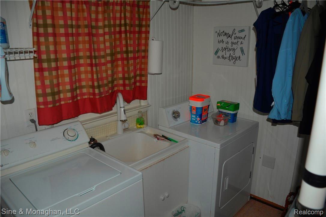 1872 River Road St. Clair, MI 48079 - Photo 13 of 26 13 Laundry Room 1872 River Rd.