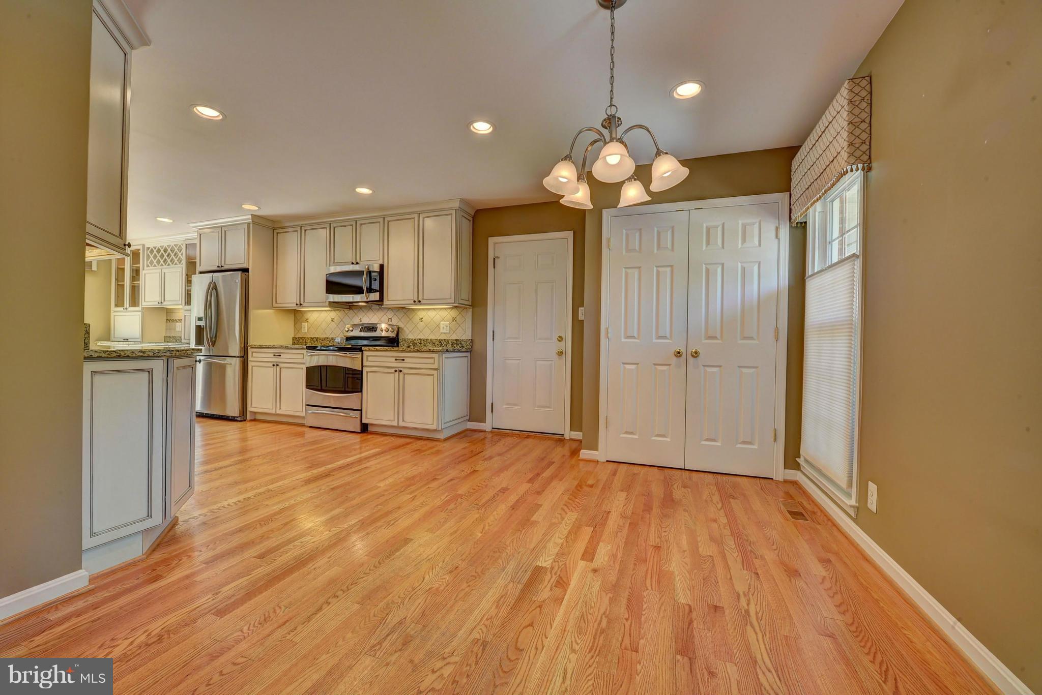 9831 Vale Road Vienna, VA 22181 - Photo 3 of 30 Dining Room